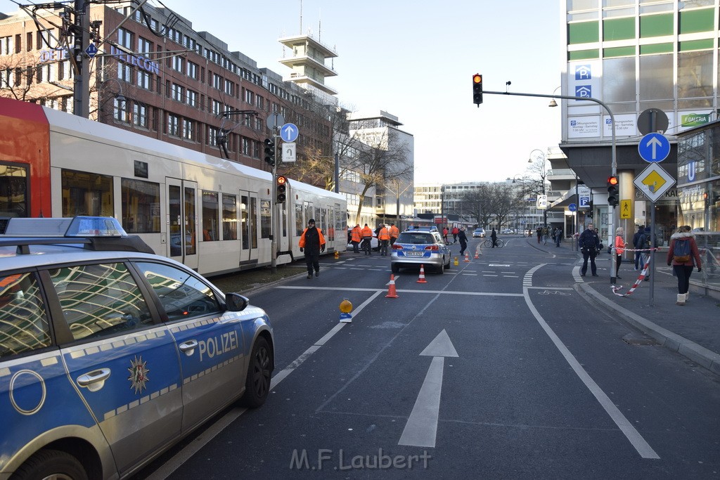 VU PKW Strab Koeln Mitte Pipinenstr Hohestr P195.JPG - Miklos Laubert